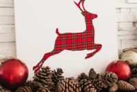 37 Totally Adorable Traditional Christmas Decoration Ideas 36