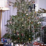 37 Totally Beautiful Vintage Christmas Tree Decoration Ideas 13