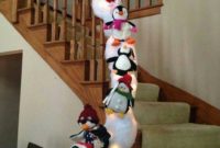 38 Cool And Fun Christmas Stairs Decoration Ideas 02