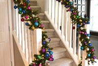 38 Cool And Fun Christmas Stairs Decoration Ideas 03