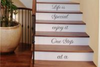 38 Cool And Fun Christmas Stairs Decoration Ideas 06