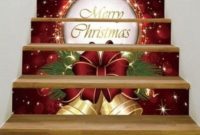 38 Cool And Fun Christmas Stairs Decoration Ideas 09
