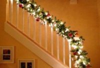 38 Cool And Fun Christmas Stairs Decoration Ideas 22