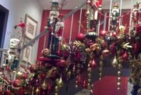 38 Cool And Fun Christmas Stairs Decoration Ideas 23