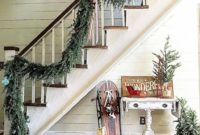 38 Cool And Fun Christmas Stairs Decoration Ideas 30
