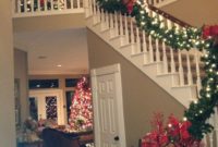 38 Cool And Fun Christmas Stairs Decoration Ideas 32