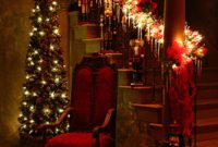 38 Cool And Fun Christmas Stairs Decoration Ideas 36