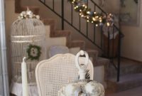 38 Cool And Fun Christmas Stairs Decoration Ideas 37