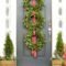 38 Stunning Christmas Front Door Decoration Ideas 06