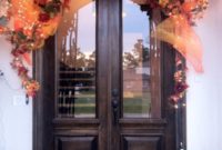 38 Stunning Christmas Front Door Decoration Ideas 14