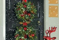 38 Stunning Christmas Front Door Decoration Ideas 30