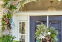 38 Stunning Christmas Front Door Decoration Ideas 31
