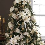 40 Ezciting Silver And White Christmas Tree Decoration Ideas 03