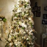 40 Ezciting Silver And White Christmas Tree Decoration Ideas 04