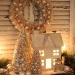 40 Ezciting Silver And White Christmas Tree Decoration Ideas 20