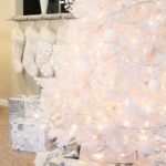 40 Ezciting Silver And White Christmas Tree Decoration Ideas 24