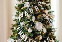 40 Ezciting Silver And White Christmas Tree Decoration Ideas 32