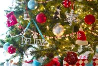 Cute And Colorful Christmas Tree Decoration Ideas To Freshen Up Your Home 06