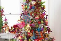 Cute And Colorful Christmas Tree Decoration Ideas To Freshen Up Your Home 10
