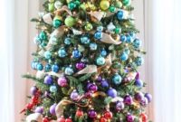 Cute And Colorful Christmas Tree Decoration Ideas To Freshen Up Your Home 22