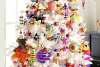 Cute And Colorful Christmas Tree Decoration Ideas To Freshen Up Your Home 29