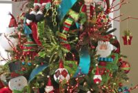 Cute And Colorful Christmas Tree Decoration Ideas To Freshen Up Your Home 30