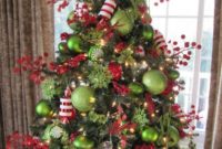 Cute And Colorful Christmas Tree Decoration Ideas To Freshen Up Your Home 33