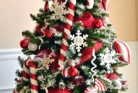 Cute And Colorful Christmas Tree Decoration Ideas To Freshen Up Your Home 35