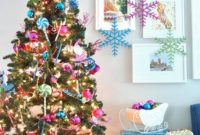 Cute And Colorful Christmas Tree Decoration Ideas To Freshen Up Your Home 39