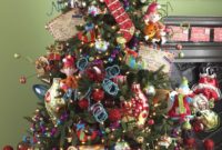 Cute And Colorful Christmas Tree Decoration Ideas To Freshen Up Your Home 40