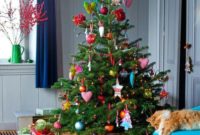 Cute And Colorful Christmas Tree Decoration Ideas To Freshen Up Your Home 41
