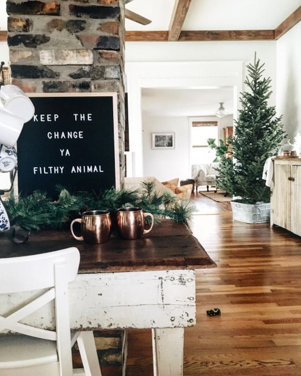 Elegant Rustic Christmas Decoration Ideas That Stands Out 02
