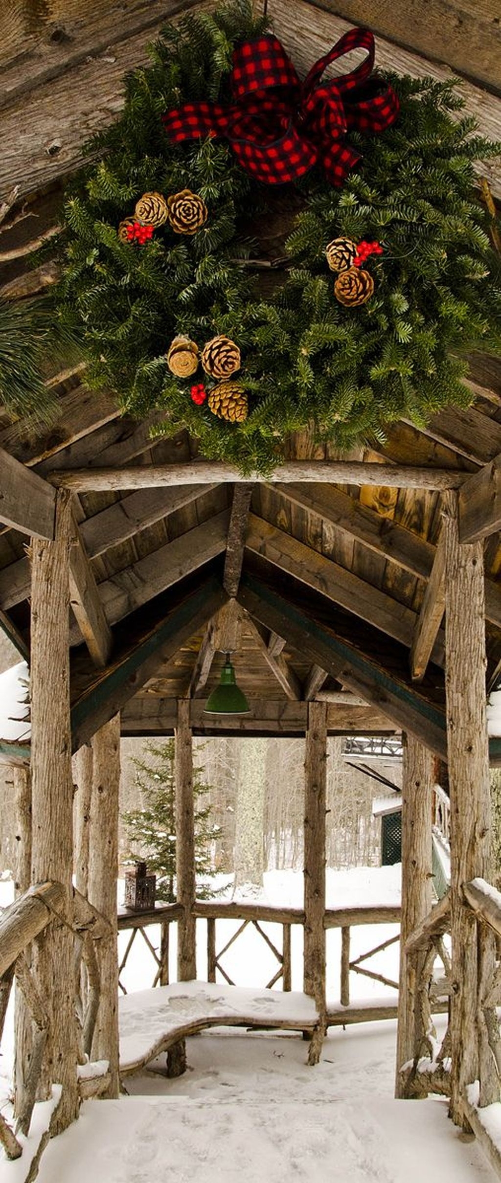 Elegant Rustic Christmas Decoration Ideas That Stands Out 12