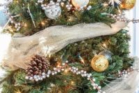 Elegant Rustic Christmas Decoration Ideas That Stands Out 23