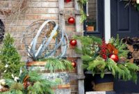 Elegant Rustic Christmas Decoration Ideas That Stands Out 24