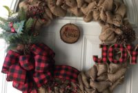 Elegant Rustic Christmas Wreaths Decoration Ideas To Celebrate Your Holiday 03