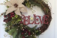 Elegant Rustic Christmas Wreaths Decoration Ideas To Celebrate Your Holiday 06