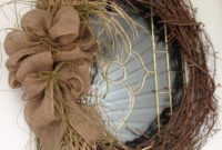Elegant Rustic Christmas Wreaths Decoration Ideas To Celebrate Your Holiday 20