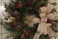 Elegant Rustic Christmas Wreaths Decoration Ideas To Celebrate Your Holiday 21