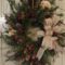 Elegant Rustic Christmas Wreaths Decoration Ideas To Celebrate Your Holiday 21