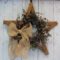 Elegant Rustic Christmas Wreaths Decoration Ideas To Celebrate Your Holiday 26