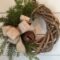 Elegant Rustic Christmas Wreaths Decoration Ideas To Celebrate Your Holiday 35