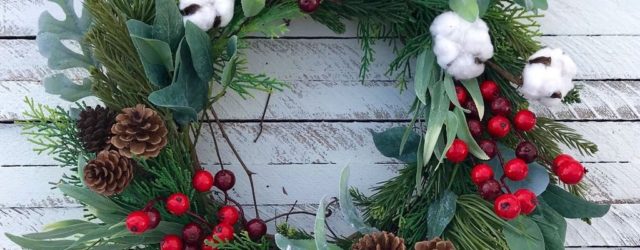 Elegant Rustic Christmas Wreaths Decoration Ideas To Celebrate Your Holiday 36