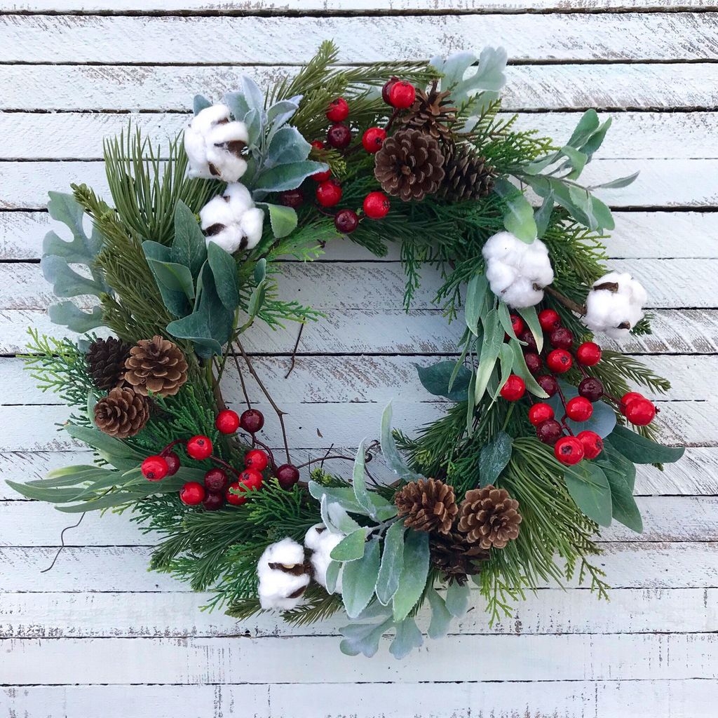 Elegant Rustic Christmas Wreaths Decoration Ideas To Celebrate Your Holiday 36