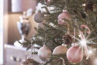 Gorgeous Pink And Gold Christmas Decoration Ideas 04