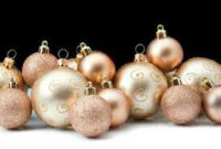 Gorgeous Pink And Gold Christmas Decoration Ideas 18