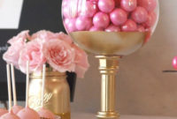 Gorgeous Pink And Gold Christmas Decoration Ideas 25