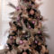 Gorgeous Pink And Gold Christmas Decoration Ideas 26