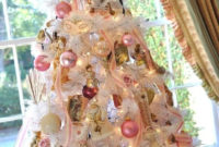 Gorgeous Pink And Gold Christmas Decoration Ideas 41