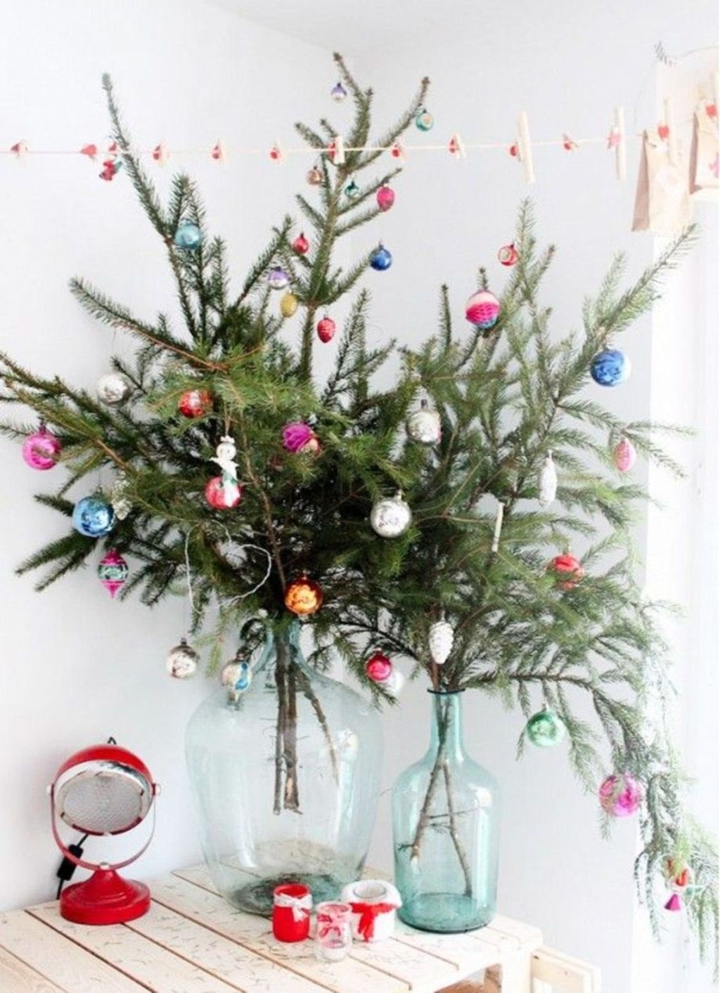 Inspiring Home Decoration Ideas With Small Christmas Tree 02